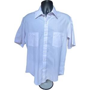 Short-sleeve button-up shirt white micro-stripe, relaxed fit, 90s/Y2K minimalist